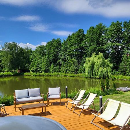 Wczasy Mazurskie - Domek Caloroczny Bez Mazury Moldzie Exterior foto